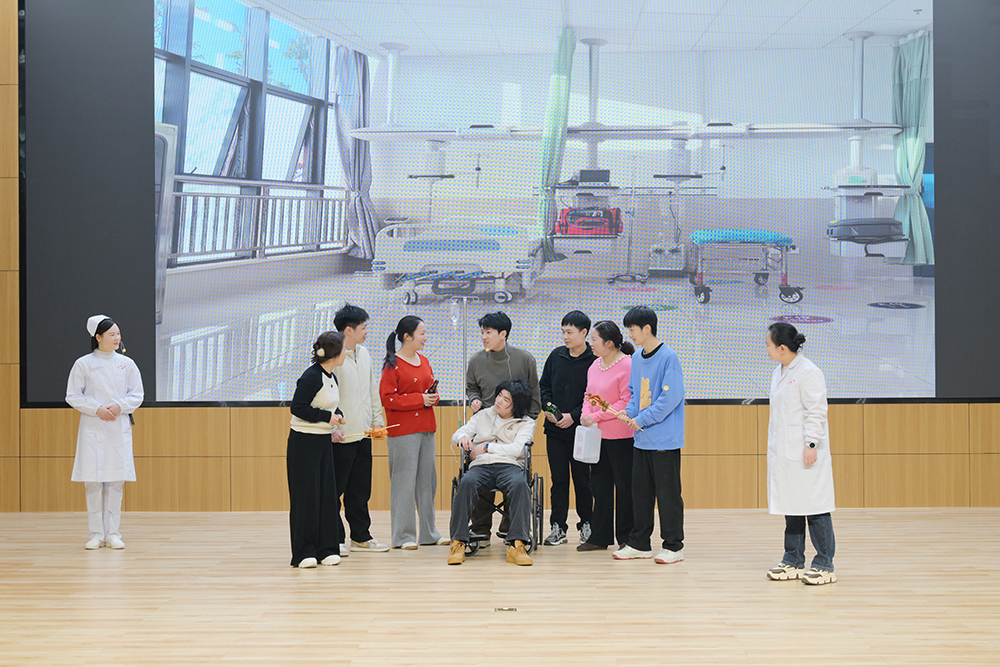 1734058538444698.jpg 情景剧《劝君莫贪杯》(出演科室:急诊科、综合ICU).JPG