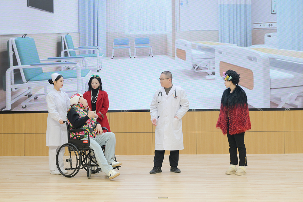 1734058865685430.jpg 情景剧《都是麻将惹的祸》(出演科室:卒中中心).JPG