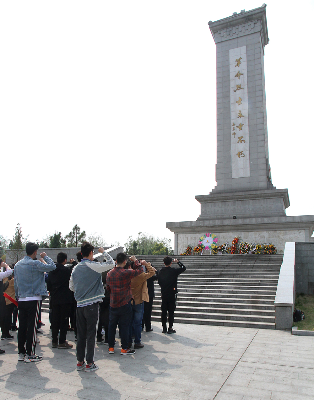 3-2.重温入团仪式,再读入团誓词.JPG