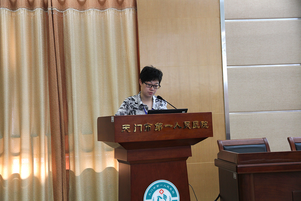 12.协和医院病案室主任李迪现场授课.JPG