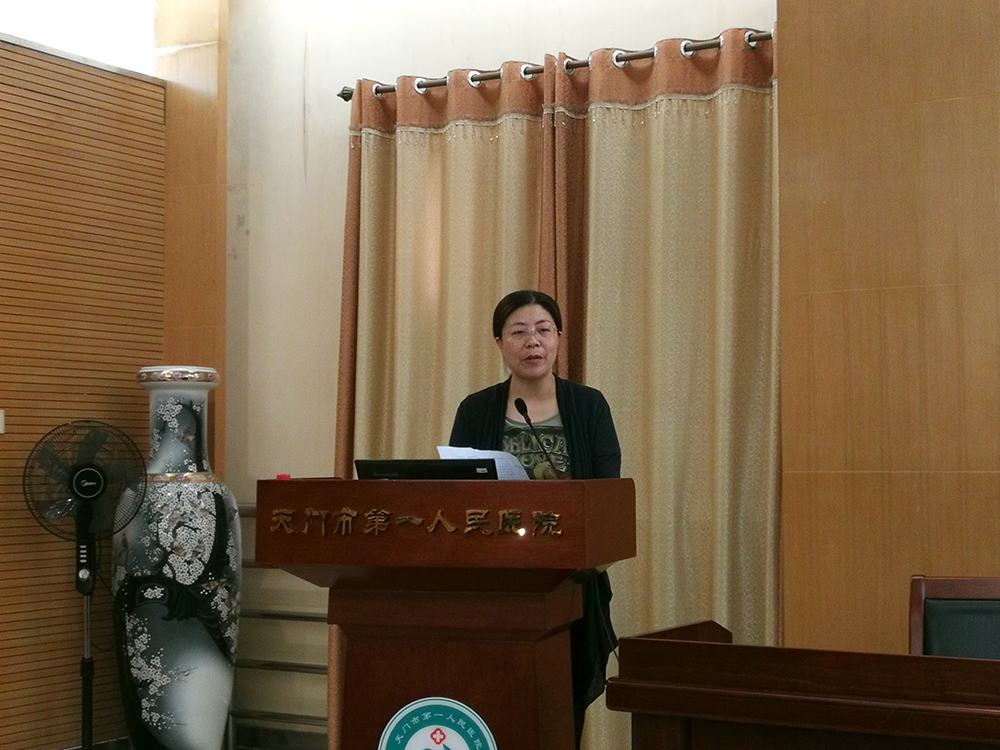 2.天门市卫健委副主任桓霞讲话.jpg
