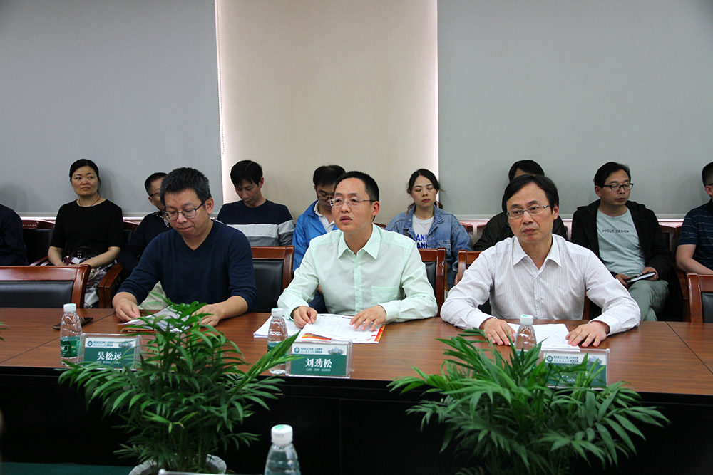 5.宜都市卫健局副局长刘劲松(中)讲话.JPG