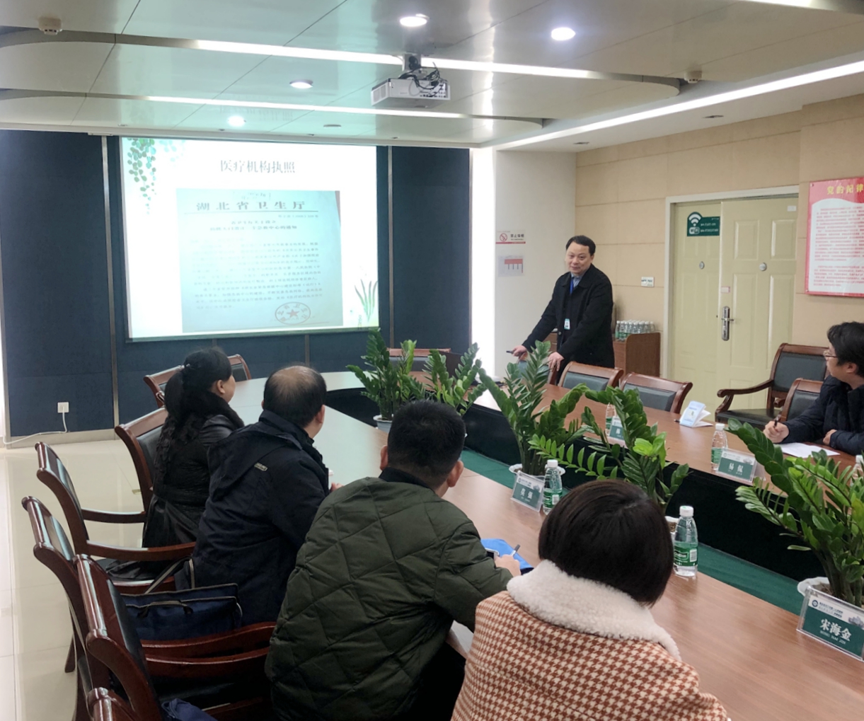 1副院长魏辉汇报工作情况.JPG