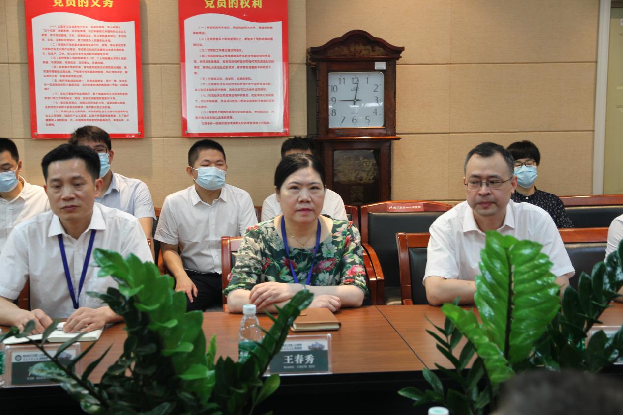 4.天门一医副院长王春秀出席会议.jpg