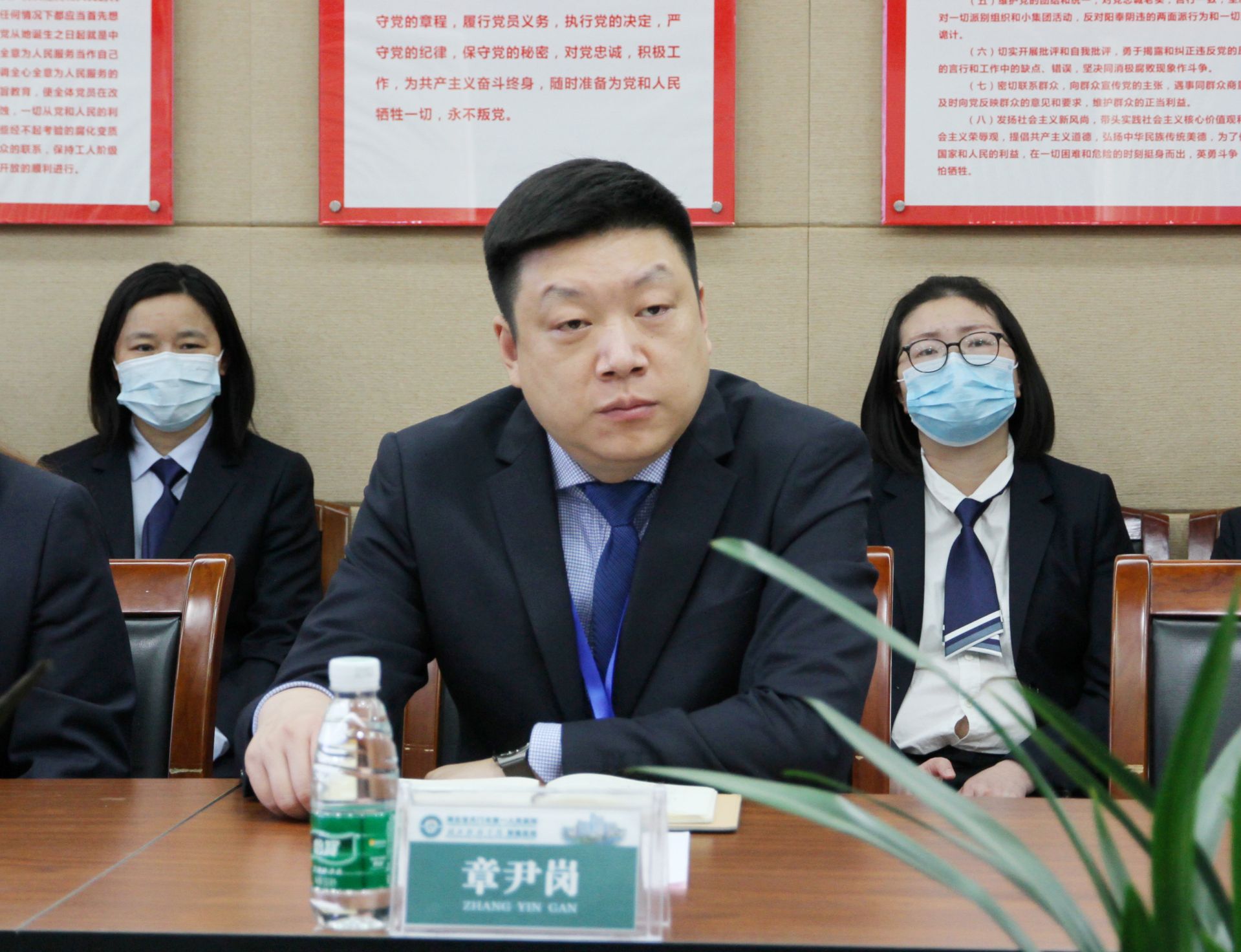 9.天门一医党委委员、副院长章尹岗出席会议.JPG