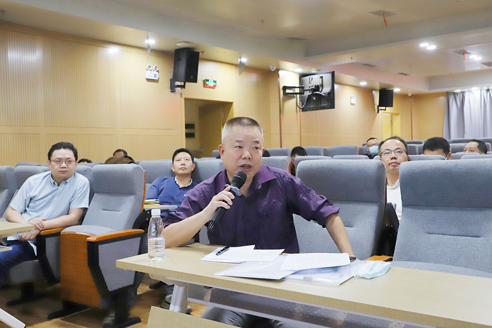 天门一医呼吸内科2区主任胡圣林主持授课环节.JPG