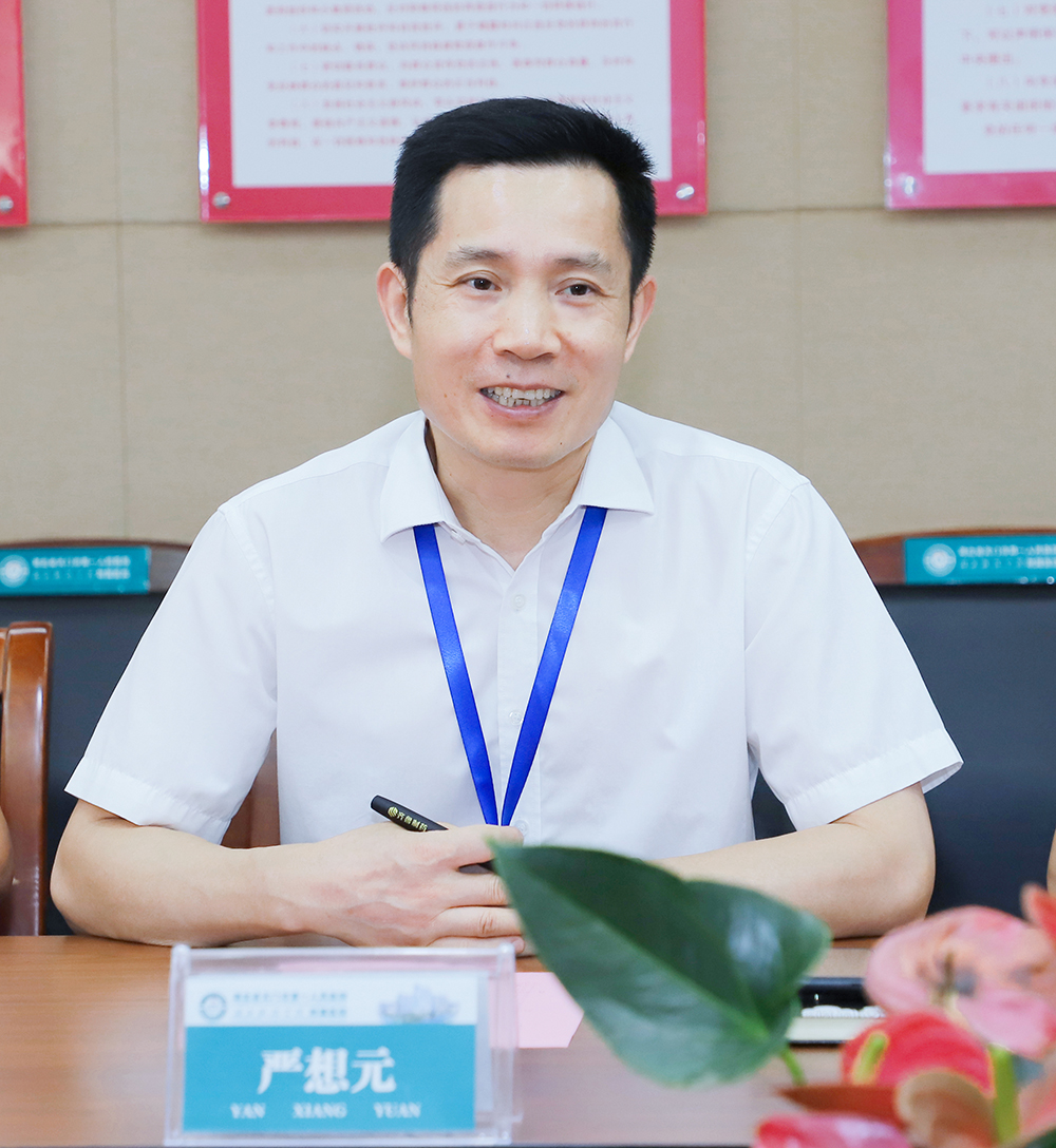 2.天门市第一人民医院党委书记严想元致辞.JPG