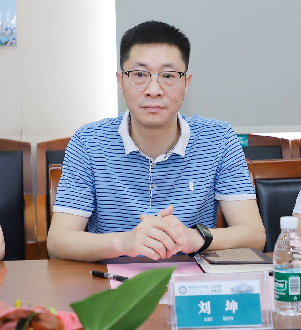 3.十堰市茅箭区人民医院副院长刘坤讲话.JPG
